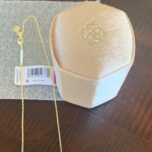 ♦️NWT Kendra Scott Bundle 14kt  Gold over brass necklace and velvet jewelry case